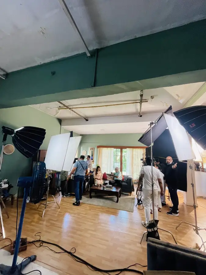 Behind the scenes: Living room set, lit and dressed